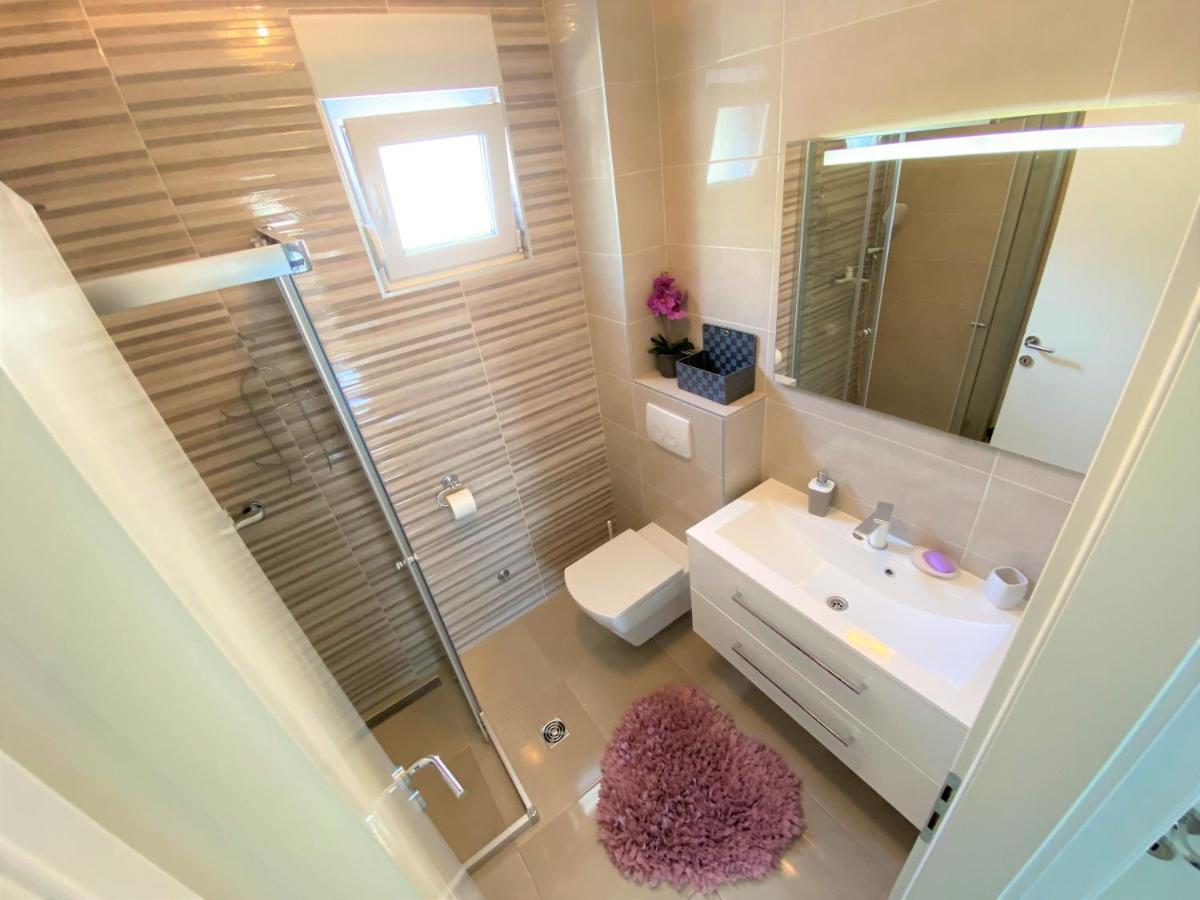 Lux Apartment Sea Shell With Jacuzzi Makarska Zewnętrze zdjęcie